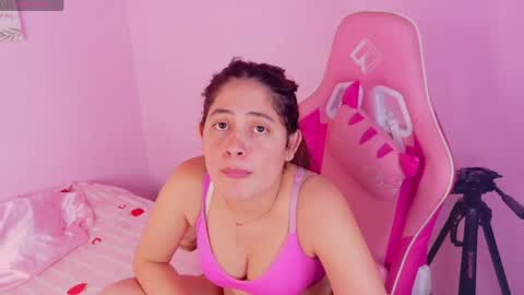 Snapshot of lara_aisha chatting on April 18, 8:09 pm LARA online show from April 18, 8:09 pm