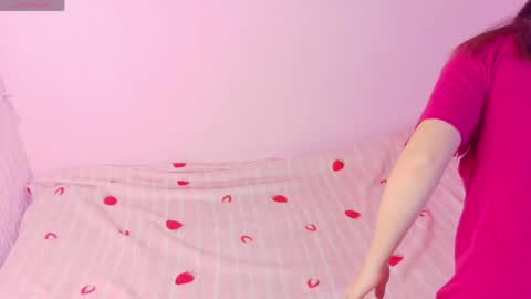Snapshot of lara_aisha chatting on April 19, 2:27 pm LARA online show from April 19, 2:27 pm
