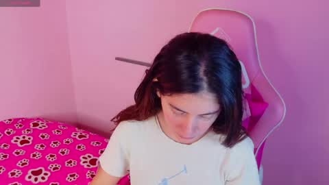 Snapshot of lara_aisha chatting on April 22, 11:56 am LARA online show from April 22, 11:56 am