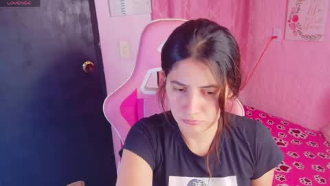 Snapshot of lara_aisha chatting on April 27, 7:34 pm LARA online show from April 27, 7:34 pm