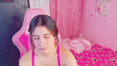Snapshot of lara_aisha chatting on April 28, 2:27 am LARA online show from April 28, 2:27 am