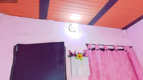 Snapshot of lara_aisha chatting on May 2, 7:41 pm LARA online show from May 2, 7:41 pm