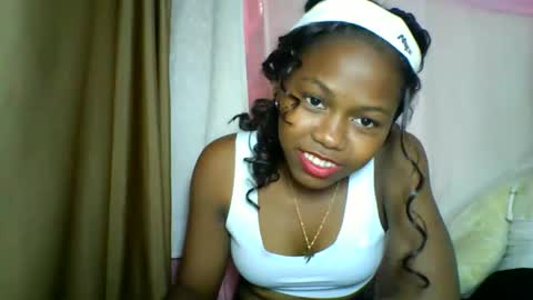lara_belle online show from May 9, 9:47 am