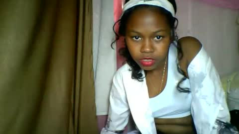 lara_belle online show from May 10, 9:58 am