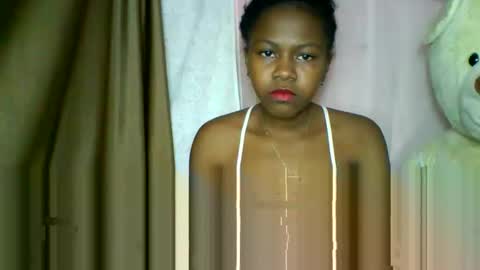 lara_belle online show from May 12, 7:38 am