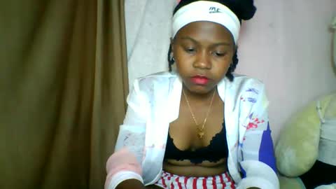 lara_belle online show from May 15, 10:22 am