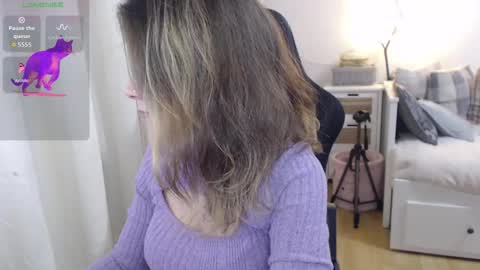 Lara online show from December 18, 5:52 pm