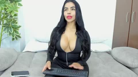 Snapshot of lara_sins1 chatting on April 17, 3:04 pm LARA SINS online show from April 17, 3:04 pm