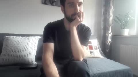 Snapshot of laraaan chatting on October 31, 2:29 pm laraaan online show from October 31, 2:29 pm