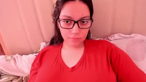 Snapshot of laracamille chatting on May 9, 2:44 pm lara online show from May 9, 2:44 pm