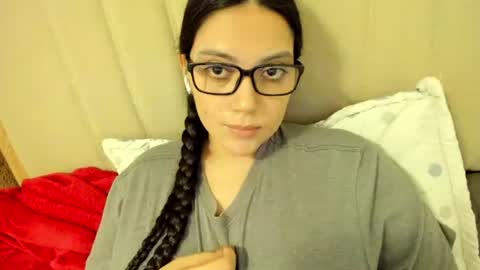 Snapshot of laracamille chatting on May 17, 11:23 pm lara online show from May 17, 11:23 pm