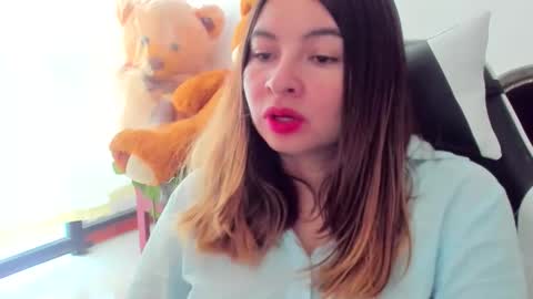 Snapshot of laracat18 chatting on April 27, 6:39 pm Lara online show from April 27, 6:39 pm