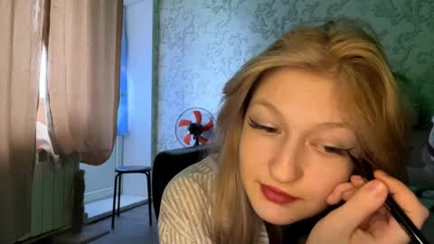 Lily online show from April 10, 9:58 am