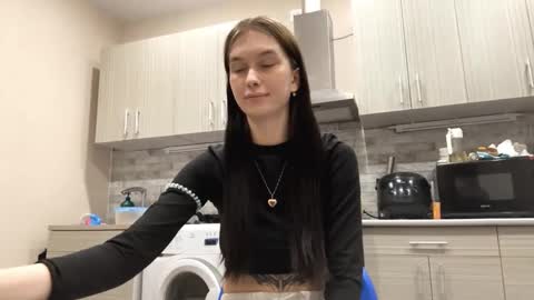 lara online show from March 27, 7:02 pm