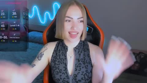 Snapshot of larakrein_lk chatting on May 8, 2:55 pm LaraKrein lk online show from May 8, 2:55 pm