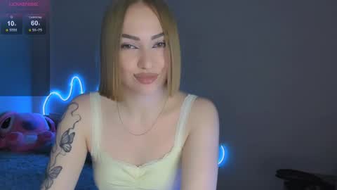 Snapshot of larakrein_lk chatting on May 20, 2:56 pm LaraKrein lk online show from May 20, 2:56 pm