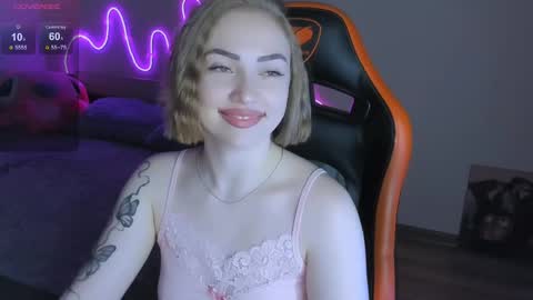 Snapshot of larakrein_lk chatting on May 21, 5:53 pm LaraKrein lk online show from May 21, 5:53 pm
