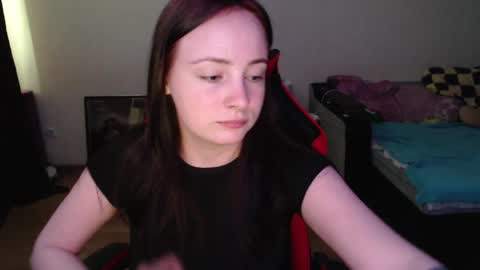 Laralianna online show from April 22, 1:56 pm