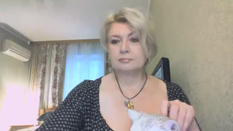 laramrs online show from November 29, 10:40 am