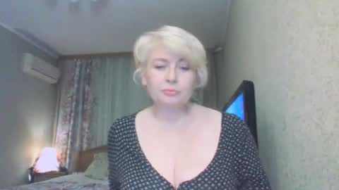 laramrs online show from February 7, 4:00 pm