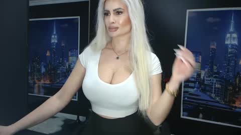 laras_moans online show from March 3, 6:48 am