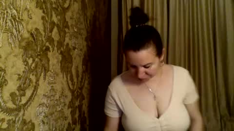 Snapshot of laraswity chatting on July 28, 8:23 pm LaraSwity online show from July 28, 8:23 pm