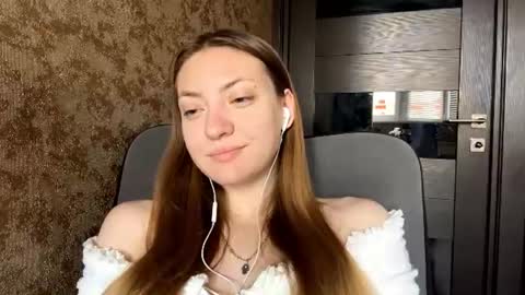 Snapshot of lareebuggie chatting on July 4, 7:03 am Eva online show from July 4, 7:03 am