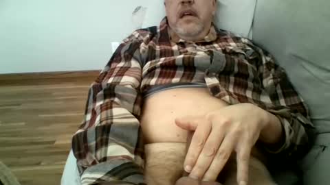 Snapshot of largerthanavg2plz chatting on March 16, 6:45 pm Large2PLZ online show from March 16, 6:45 pm