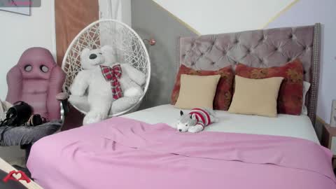 Snapshot of laris_park chatting on December 18, 4:20 am laris_park online show from December 18, 4:20 am