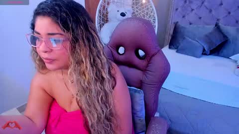 Snapshot of laris_park chatting on January 22, 9:13 am laris_park online show from January 22, 9:13 am