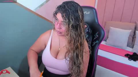 Snapshot of laris_park chatting on January 28, 11:39 pm laris_park online show from January 28, 11:39 pm