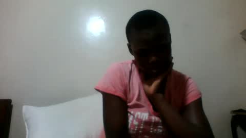 Snapshot of larisa64 chatting on June 22, 9:06 am lisa online show from June 22, 9:06 am