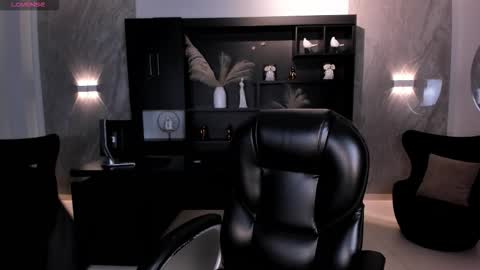 Larisa Smirnov online show from February 18, 3:35 am