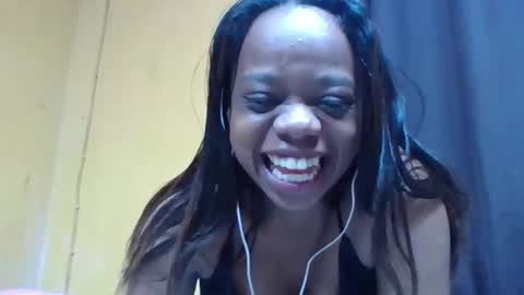 Snapshot of larissa645771 chatting on April 18, 7:58 pm larissa645771 online show from April 18, 7:58 pm