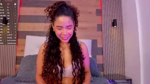 Snapshot of larissadesire chatting on July 16, 11:27 am Larissa online show from July 16, 11:27 am