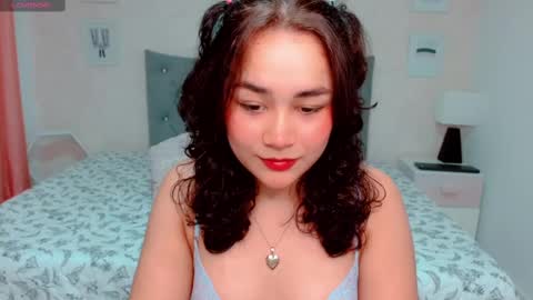 Snapshot of larissalove_doll chatting on January 5, 8:31 pm Larissas online show from January 5, 8:31 pm
