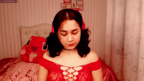 Snapshot of larissalove_doll chatting on January 22, 7:34 pm Larissas online show from January 22, 7:34 pm