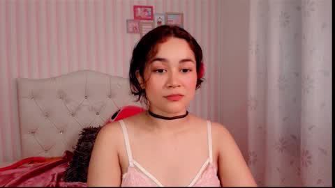 Snapshot of larissalove_doll chatting on January 24, 2:18 am Larissas online show from January 24, 2:18 am