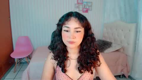 Snapshot of larissalove_doll chatting on September 13, 6:40 pm Larissas online show from September 13, 6:40 pm