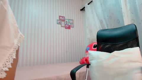 Snapshot of larissalove_doll chatting on September 16, 10:00 pm Larissas online show from September 16, 10:00 pm