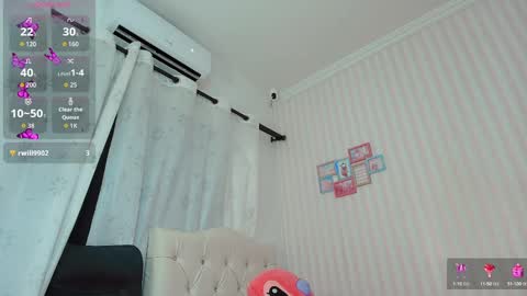 Snapshot of larissalove_doll chatting on September 30, 10:15 pm Larissas online show from September 30, 10:15 pm