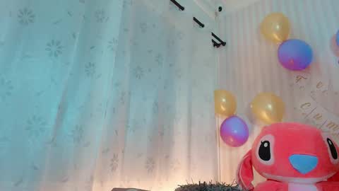 Snapshot of larissalove_doll chatting on October 10, 9:03 pm Larissas online show from October 10, 9:03 pm