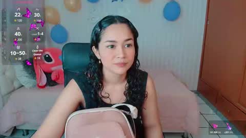 Snapshot of larissalove_doll chatting on October 14, 8:53 pm Larissas online show from October 14, 8:53 pm