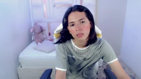 larry online show from April 6, 8:43 pm