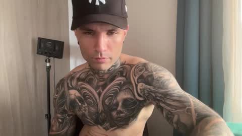 Snapshot of larsskeet chatting on May 21, 6:59 pm larsskeet online show from May 21, 6:59 pm