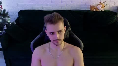 Snapshot of larstar01 chatting on December 23, 5:39 am Lars online show from December 23, 5:39 am