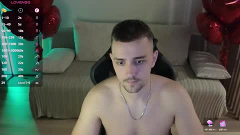 Snapshot of larstar01 chatting on October 5, 8:07 pm Lars online show from October 5, 8:07 pm