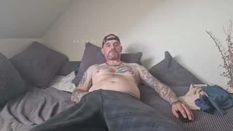 Snapshot of larsvegas1895 chatting on June 21, 3:03 pm larsvegas1895 online show from June 21, 3:03 pm