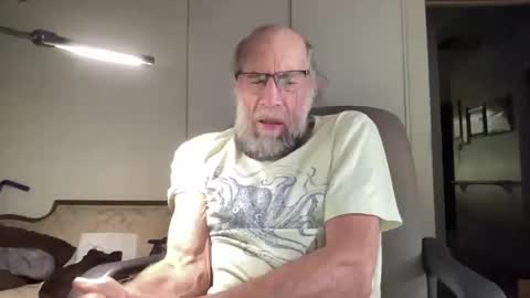 Snapshot of laser137 chatting on December 22, 3:55 am cris online show from December 22, 3:55 am