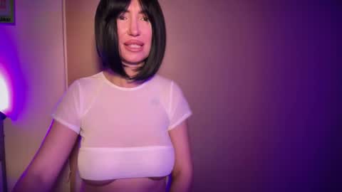 Snapshot of latebloomtati chatting on May 18, 10:37 pm Goddess Tati Bangs Fetish online show from May 18, 10:37 pm